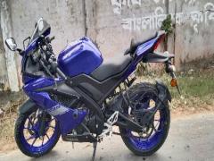 YAMAHA R15 V3